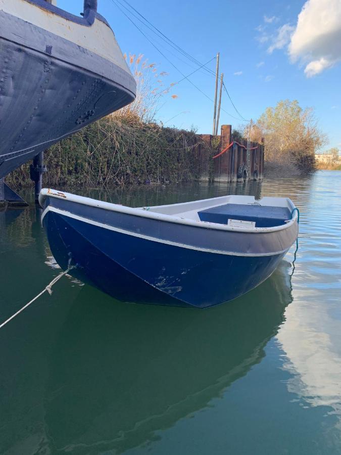 Péniche Le Pescalune - Chambre d'hôtes Arles Exterior foto